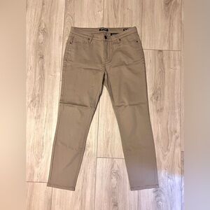 Buffalo David Bitton Skinny Pants in Tan, 28